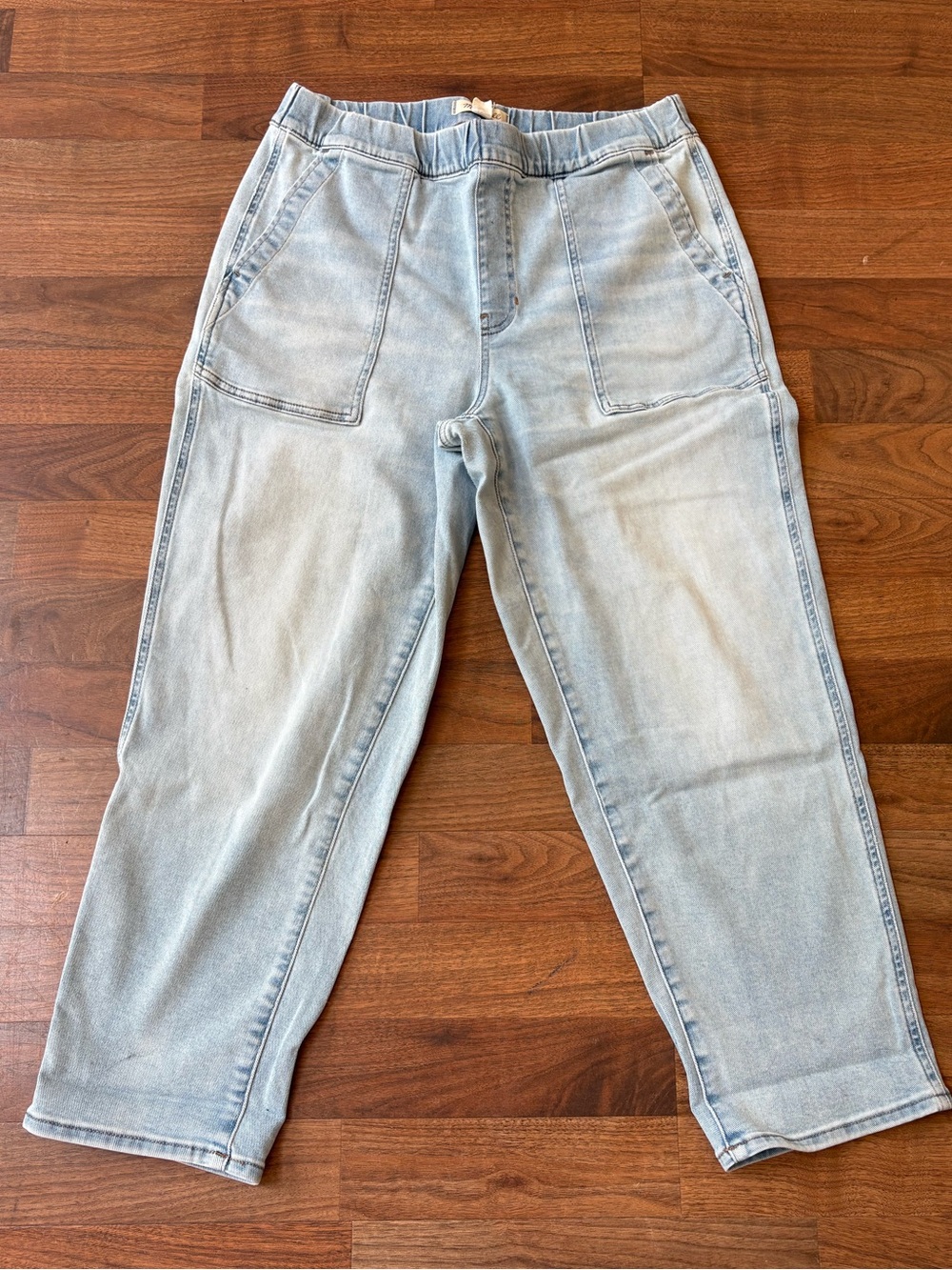 Madewell Pull-On Relaxed Jeans in Bellview Wash Boyfriend Jeans